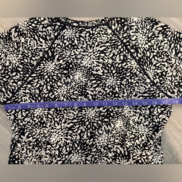 Hurley Long Sleeve Rash Guard Swim Top XL Black White Floral UPF 50+ Surf Beach - Picture 4 of 6